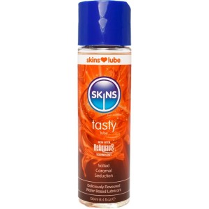 SKINS  KÖSTLICHES, WASSERBASIERTES GLEITMITTEL MIT GESALZENEM KARAMELL-GESCHMACK 130 ML